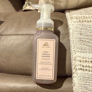 White Barn Cozy Vanilla Almond Hand Soap - Cream and Gold